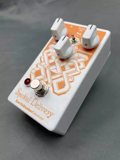 EarthQuaker Devices - Spatial Delivery V2 Envelope Filter w/ Sample & Hold 2